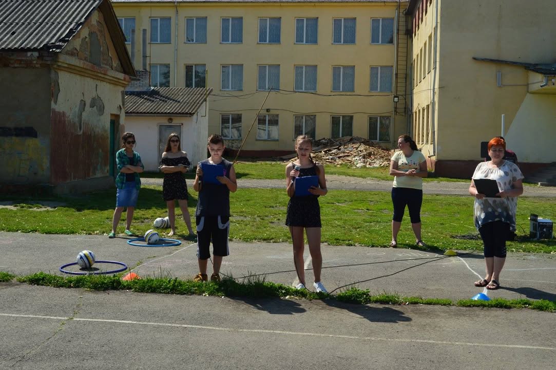День відкритих дверей в літньому мовному таборі "Wonderland". 13.06.2017 року у літньому мовному таборі «Wonderland» при Мукачівській спеціалізованій школі №16 відбула…