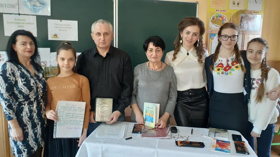 Можливо, не кожному з нас припадало на думку, що поряд з нами живуть генії, чий талант народжувався та плекався у нашому рідному місті. Саме з такими, обдарованими тво…