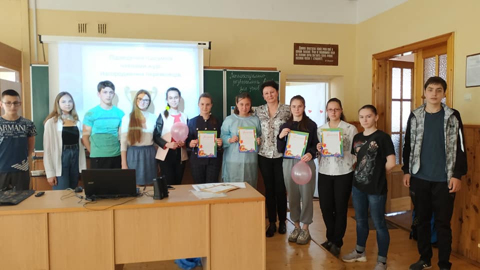 Хімія - надзвичайно цікава наука, яка може бути і веселою! Знання про властивості та застосування речовин знадобляться кожному! У цьому впевнилися учні 8 класів СШ №16…