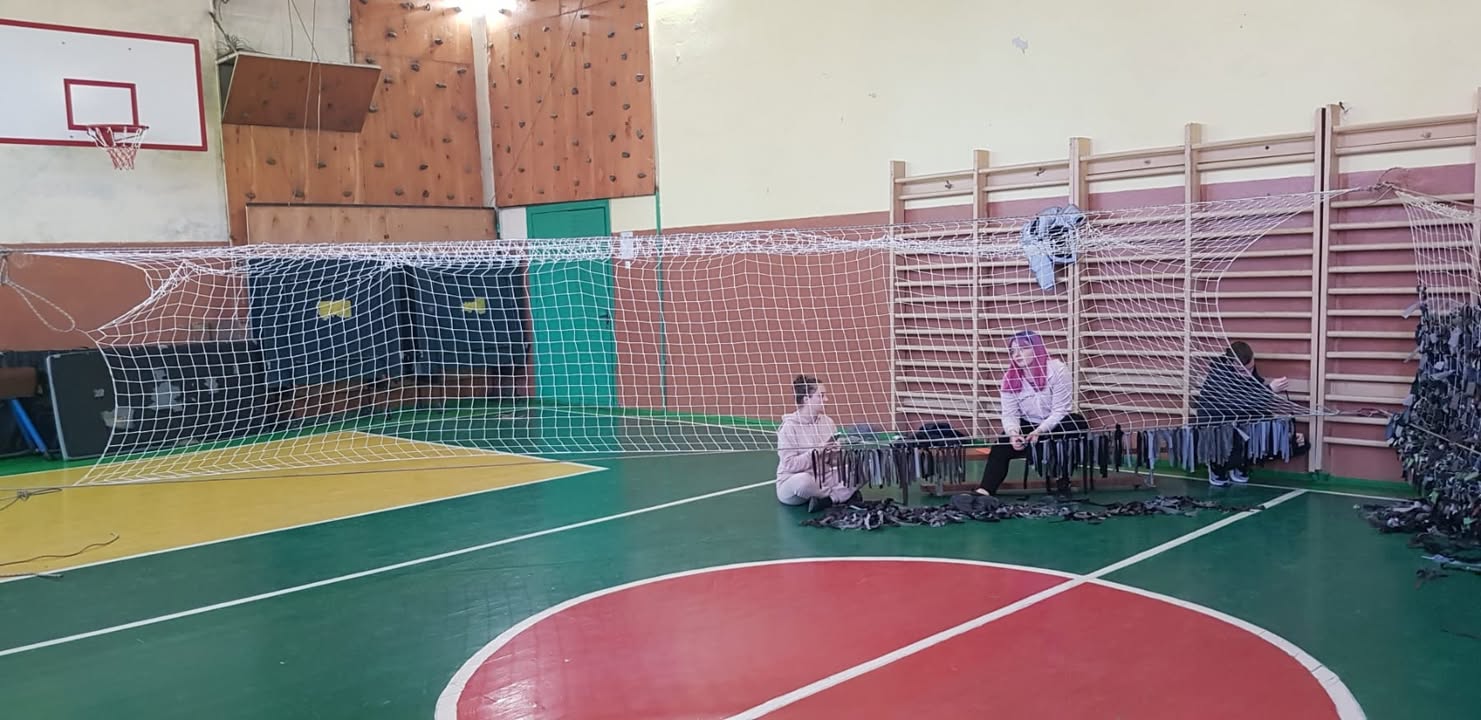 Шановні батьки та учні СШ16, мукачівці, нам потрібні руки для плетіння сіток. Сітка вас чекає!