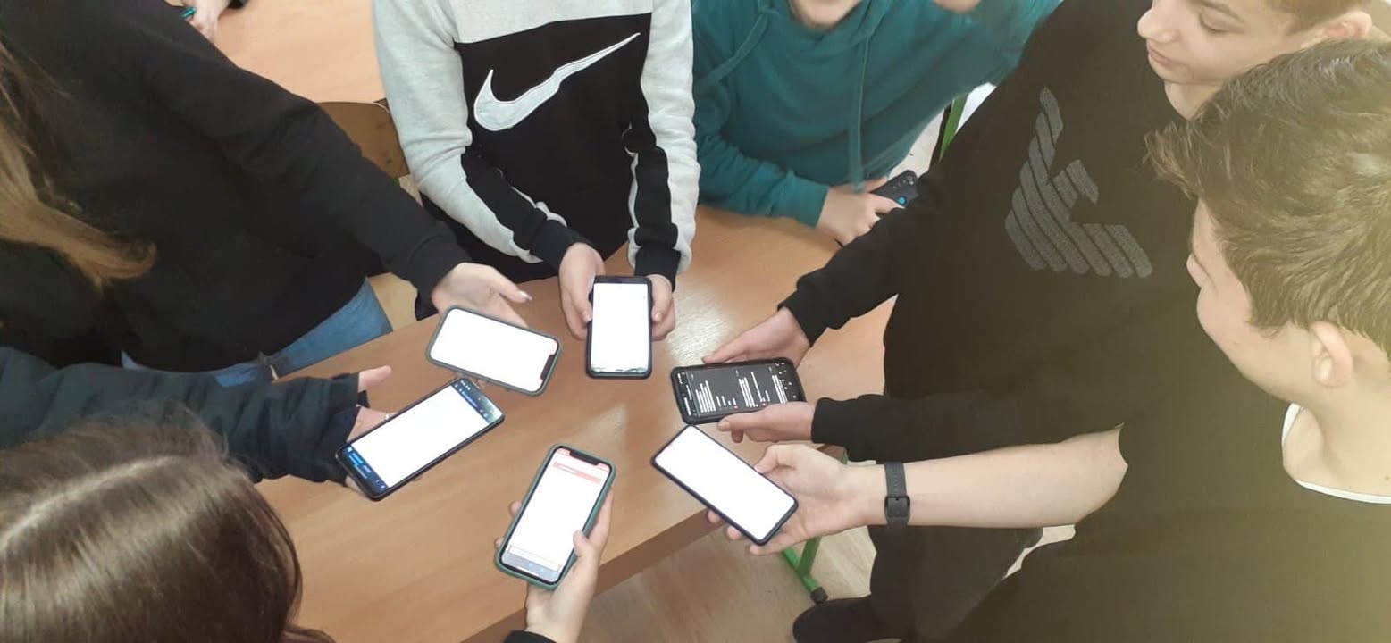 Ще одним із блоків програми гуртка "Безпека в житті - життя в безпеці", запровадженого у СШ №16, стала дисципліна "Медіабезпека", яку викладає вчитель інформатики Ната…