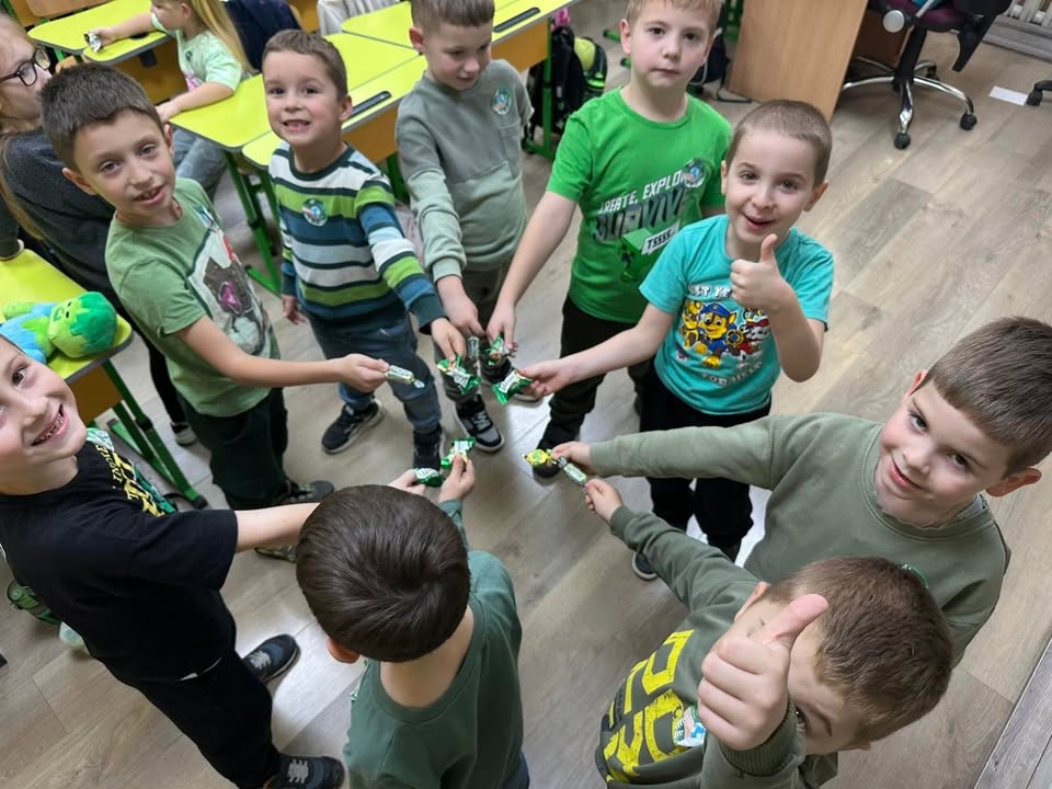 Вівторок — зелений день Кольорової мандрівки! 💚 День, що дарує гармонію, спокій і натхнення. Він нагадує нам про красу природи, її силу та важливість дбайливого ставле…
