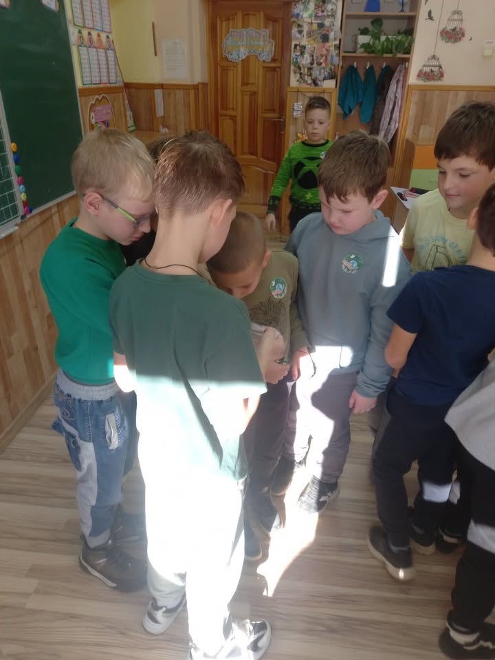 Вівторок — зелений день Кольорової мандрівки! 💚 День, що дарує гармонію, спокій і натхнення. Він нагадує нам про красу природи, її силу та важливість дбайливого ставле…