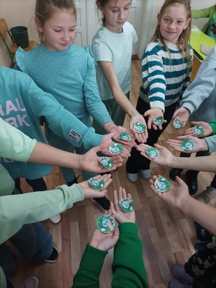 Вівторок — зелений день Кольорової мандрівки! 💚 День, що дарує гармонію, спокій і натхнення. Він нагадує нам про красу природи, її силу та важливість дбайливого ставле…