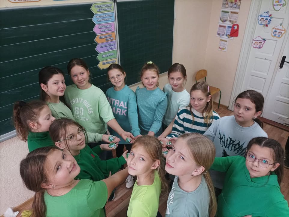 Вівторок — зелений день Кольорової мандрівки! 💚 День, що дарує гармонію, спокій і натхнення. Він нагадує нам про красу природи, її силу та важливість дбайливого ставле…