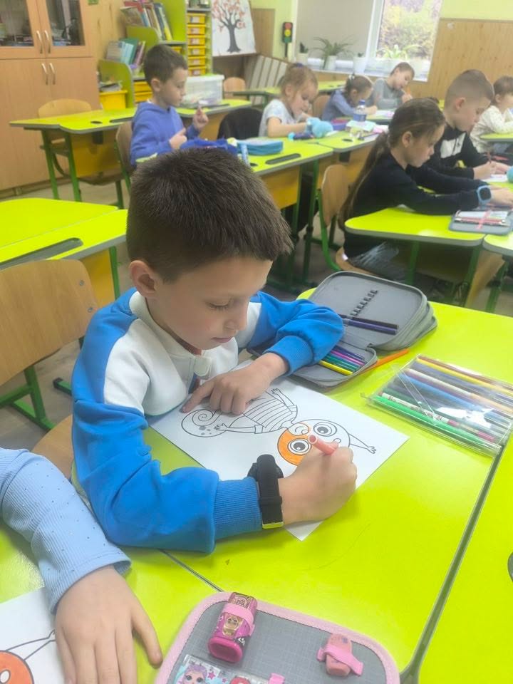 🛑 У 1-А класі пройшов другий урок турботи на тему «Стоп Булінг»! Цього разу ми говорили про те, як створювати безпечне середовище, підтримувати друзів і вчитися розумі…