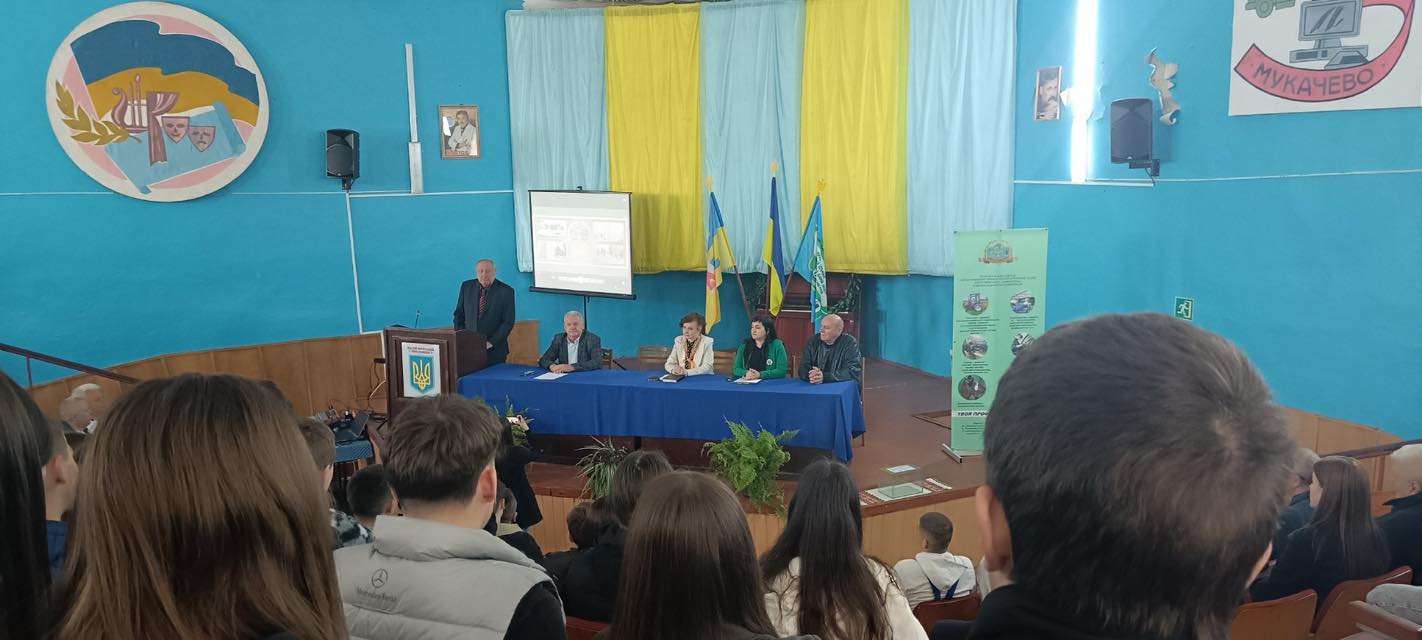 23 квітня профорієнтаційний марафон продовжився. Учні 9-го класу нашої школи разом із класним керівником Зоєю Туряницею та кар’єрним радником Іриною Федьо відвідали Де…